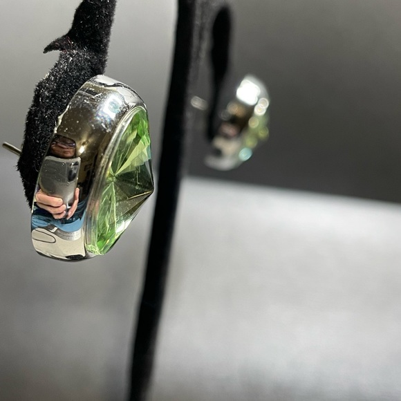 Jewels By Stanlee Green Rivoli Headlamp Post Earrings Vintage NOS silver Tone. - Picture 4 of 6